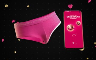 Telekom Connected Underwear WOMAN PACKSHOT full 320x202 - Damit’s auch zwischenmenschlich funkt