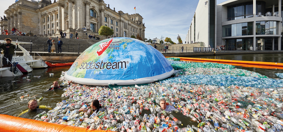 SodaStream Anti Plastik Demo Bundestag 3 - „Wir wollen den Markt revolutionieren“